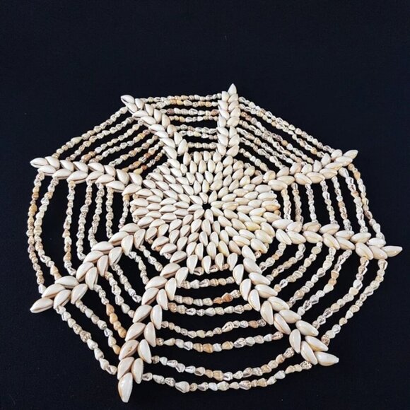 Vintage Cowrie Sea Shell 12 inch Trivet - Picture 10 of 10